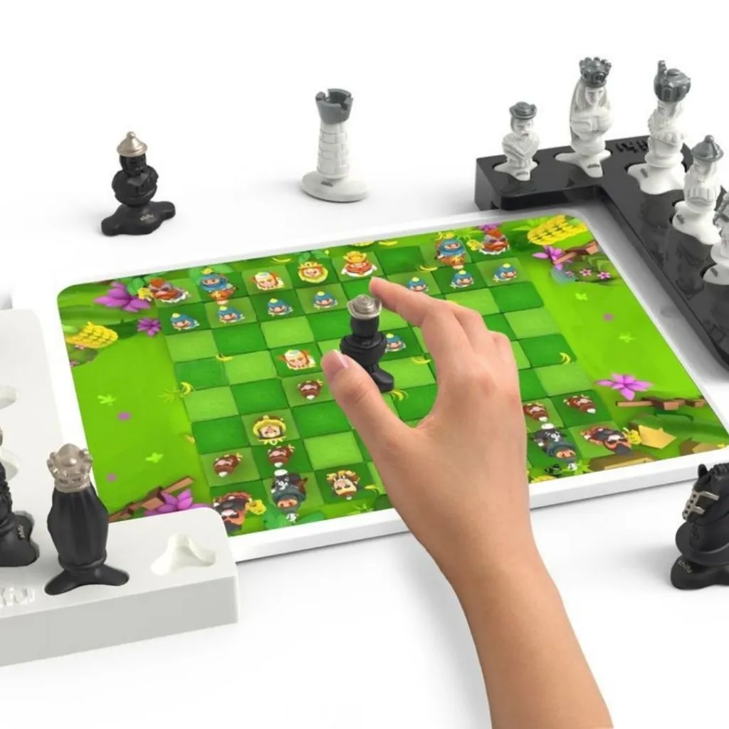 Shifu Tacto: Schackspel för spelare från 6 år och uppåt, ett interaktivt och pedagogiskt brädspel med 4 spellägen.
